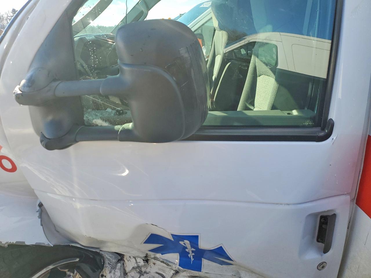 2019 Ford E350 Ambulance - Image 7
