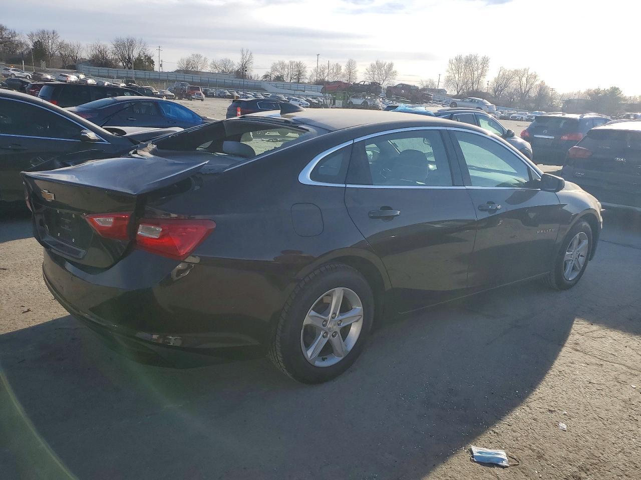2020 Chevrolet Malibu Ls - Фото 3