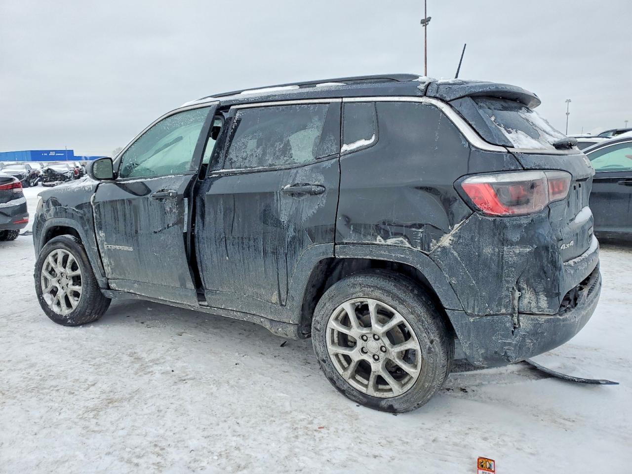 2024 Jeep Compass Latitude Lux - Image 2