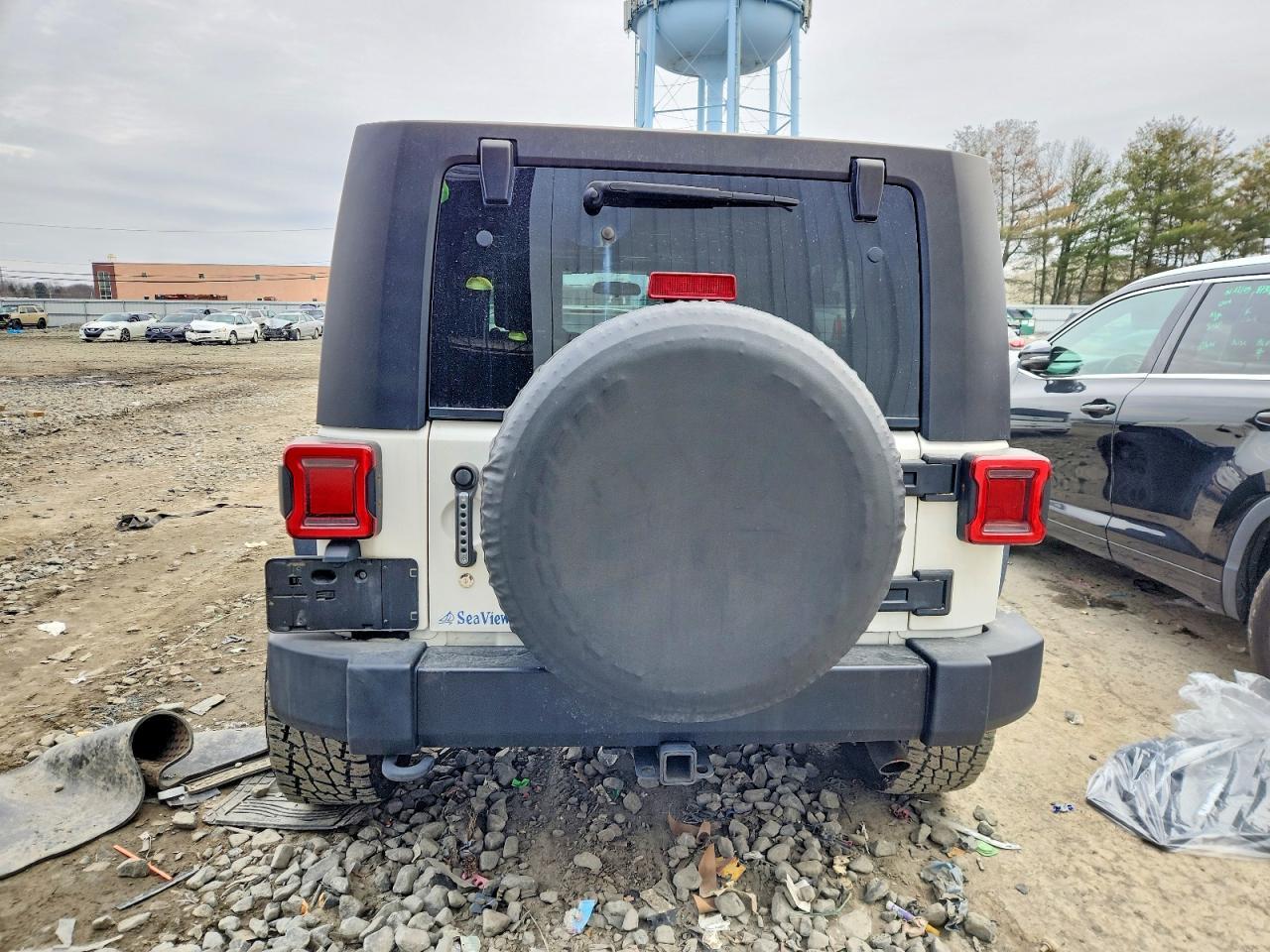 2010 Jeep Wrangler Unlimited Sahara - Image 6