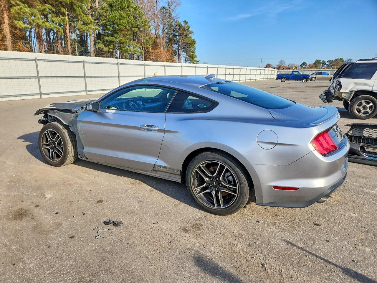2022 Ford Mustang - Фото 2