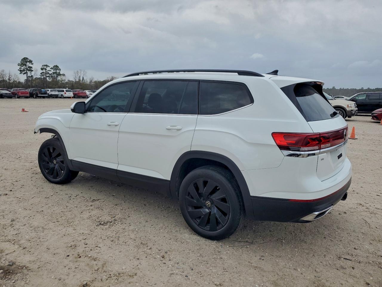2024 Volkswagen Atlas Se - Фото 2