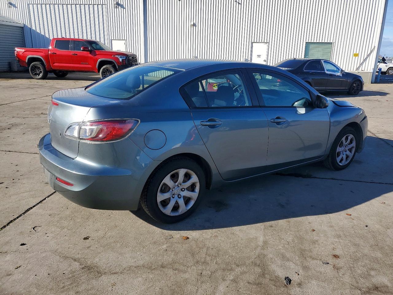 2013 Mazda 3 I - Фото 3