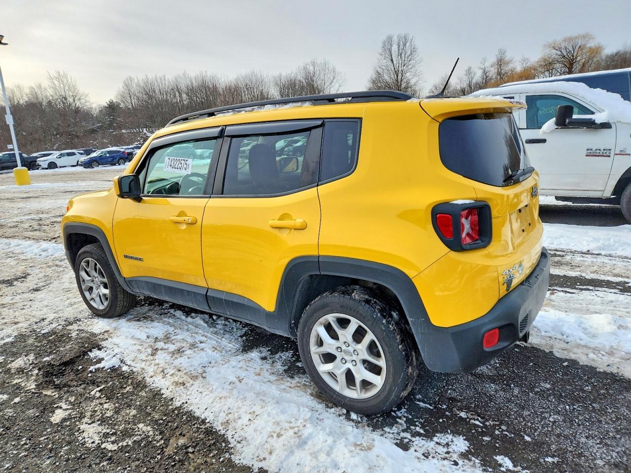 2016 Jeep Renegade Latitude - Image 2