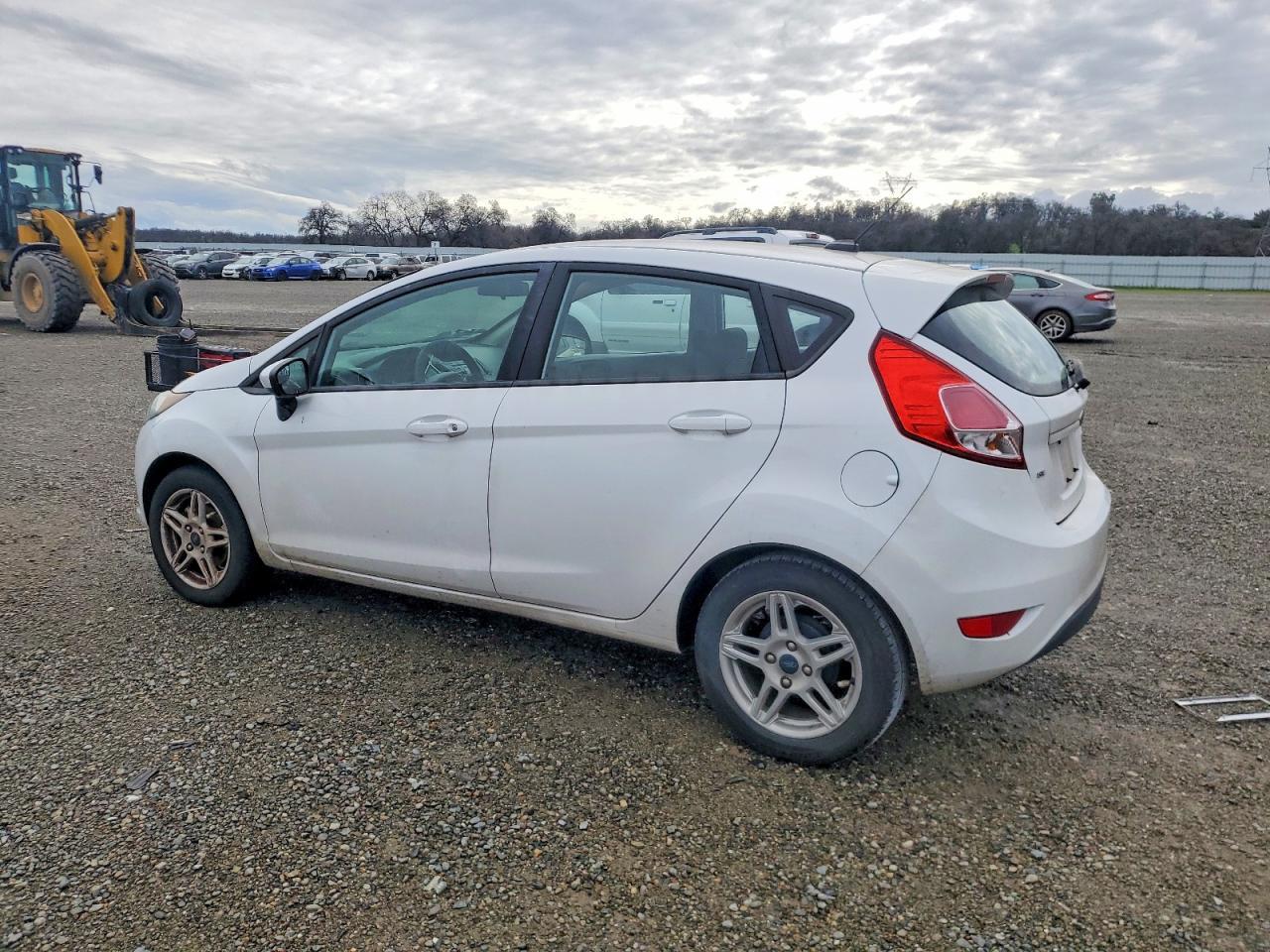 2019 Ford Fiesta Se - Фото 2
