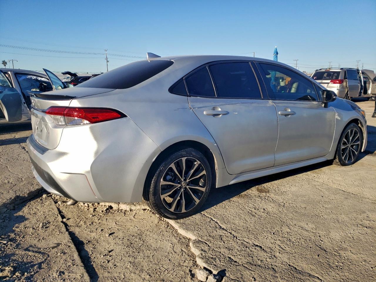2020 Toyota Corolla Le - Фото 3