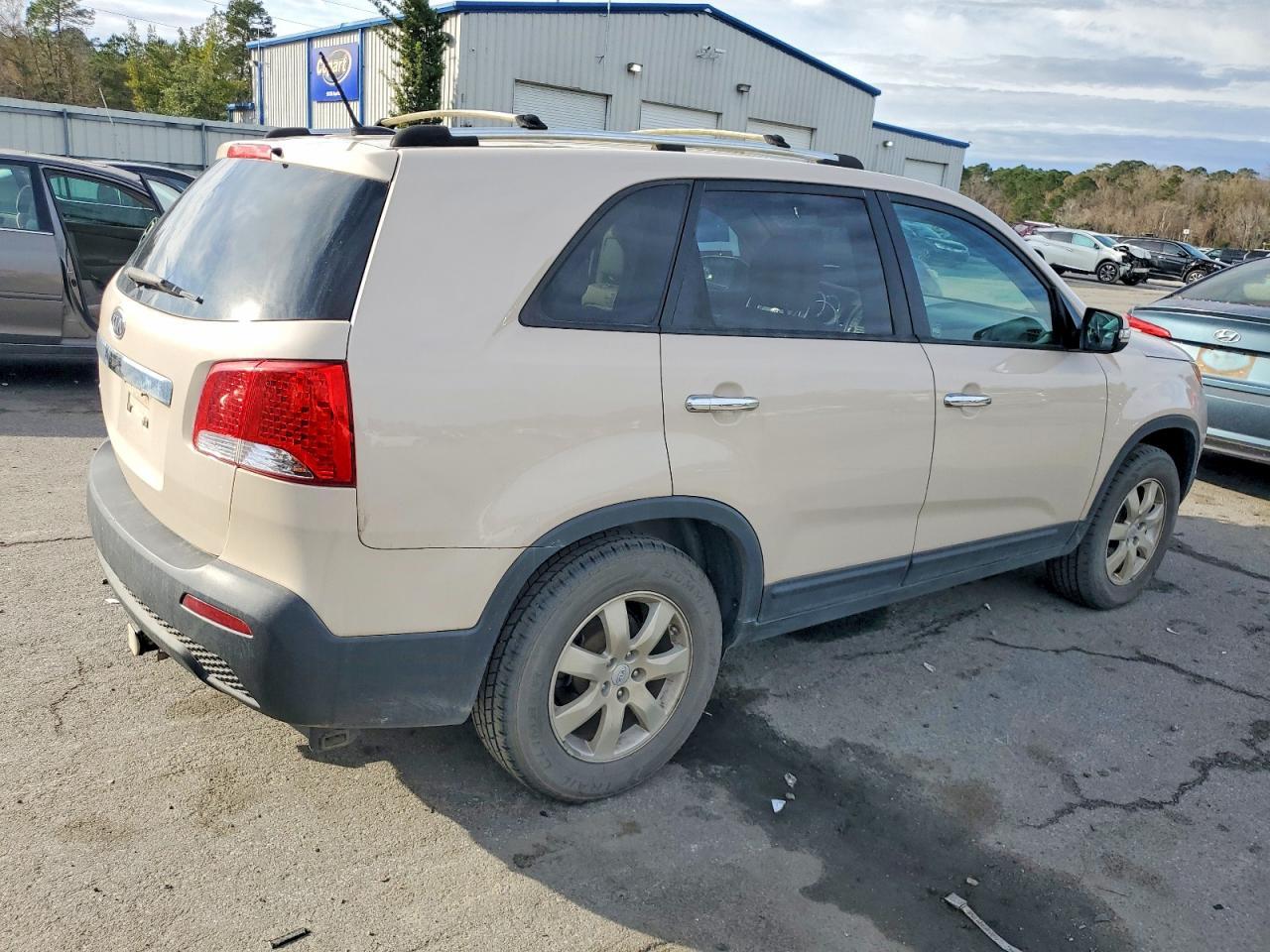 2011 Kia Sorento Base - Image 3