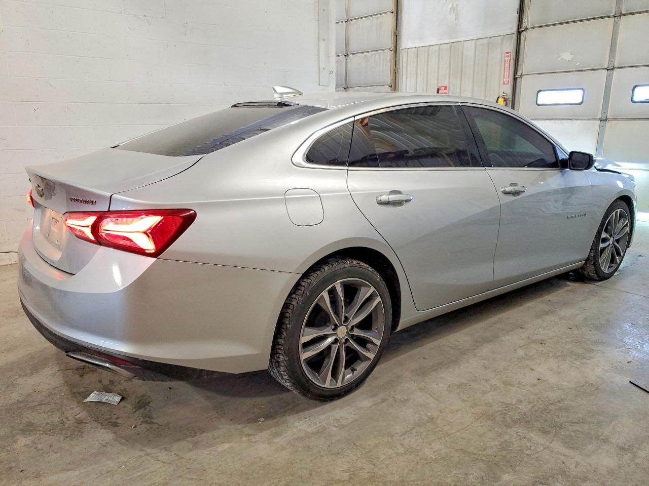 2020 Chevrolet Malibu Premier - Фото 3