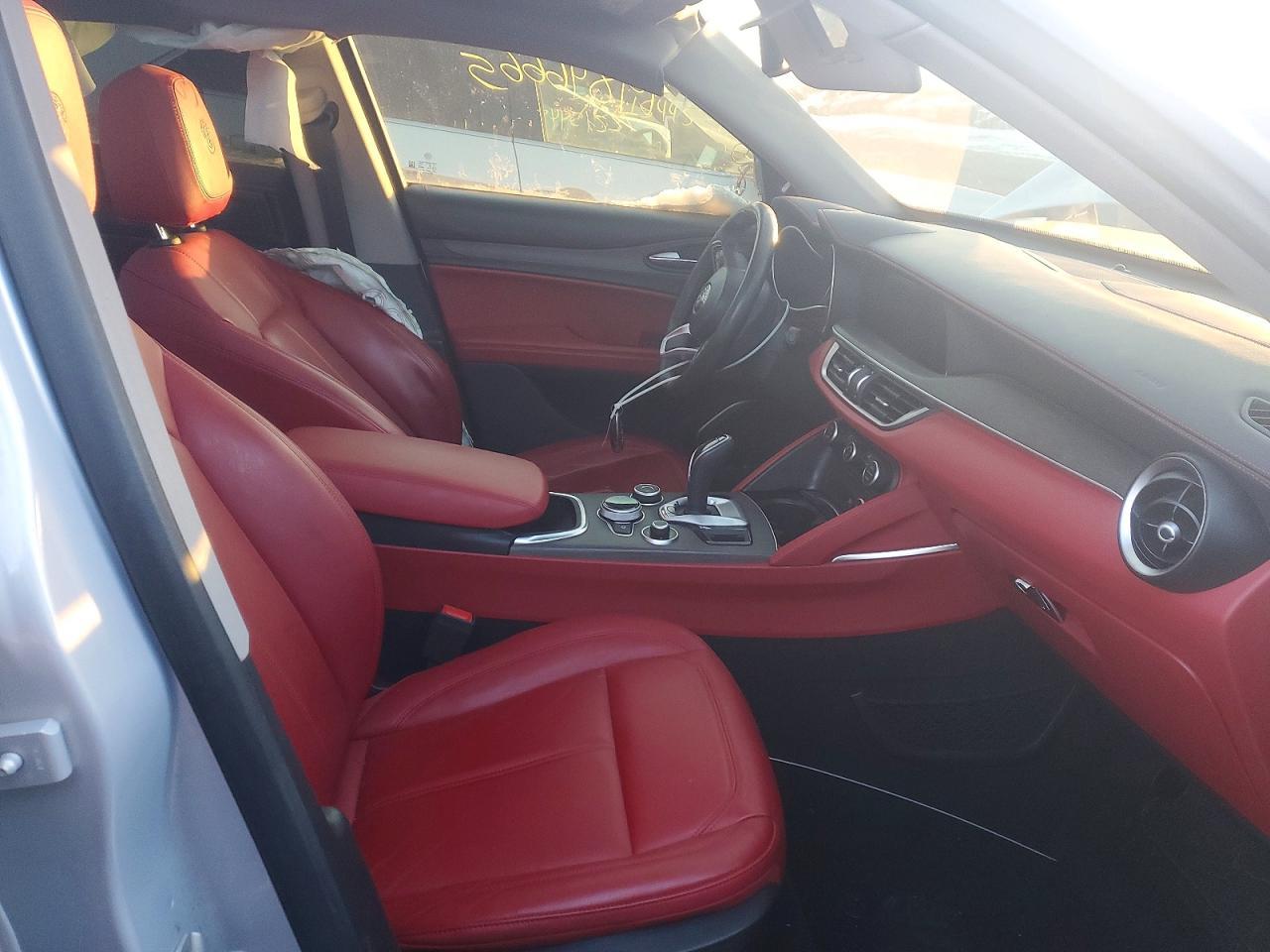 2021 Alfa Romeo Stelvio Ti - Фото 7