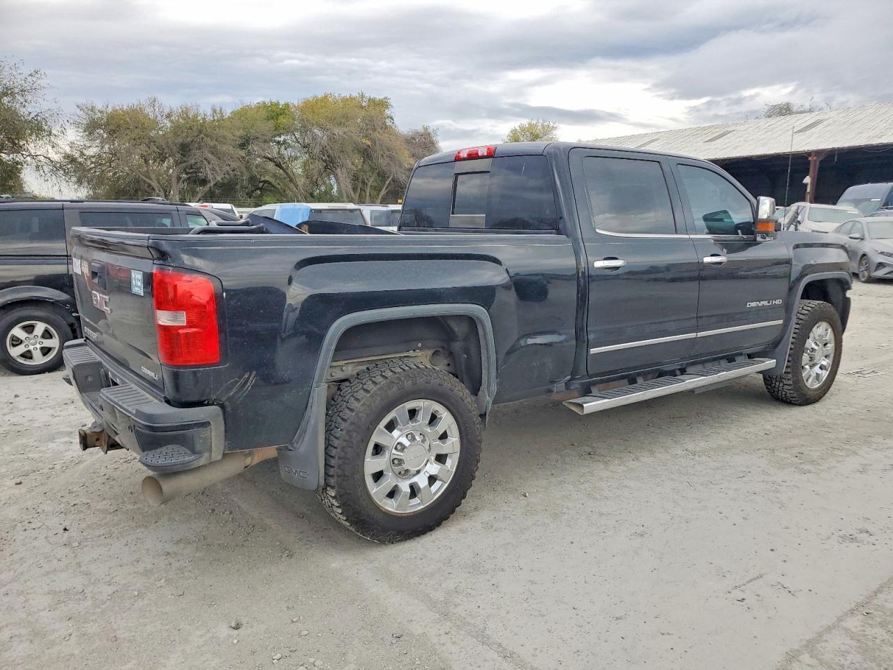 2019 GMC Sierra K2500 Denali - Фото 3
