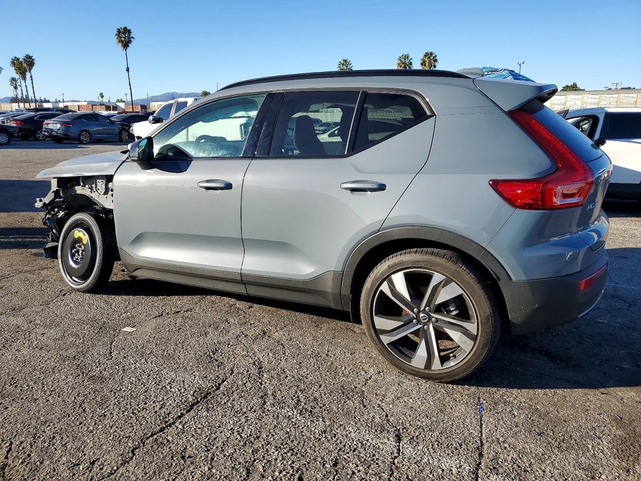 2023 Volvo Xc40 Plus - Image 2