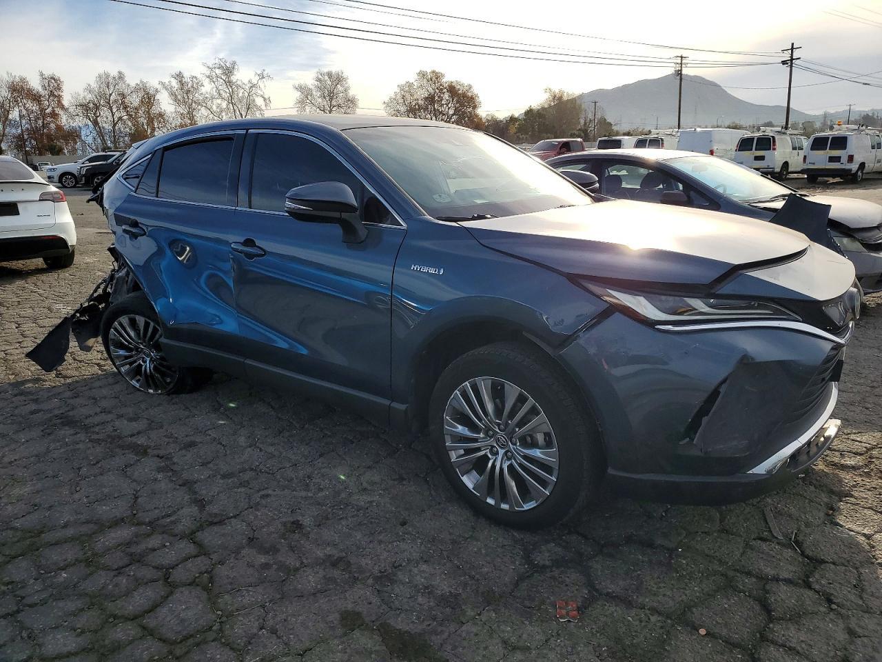 2021 Toyota Venza Le - Фото 4