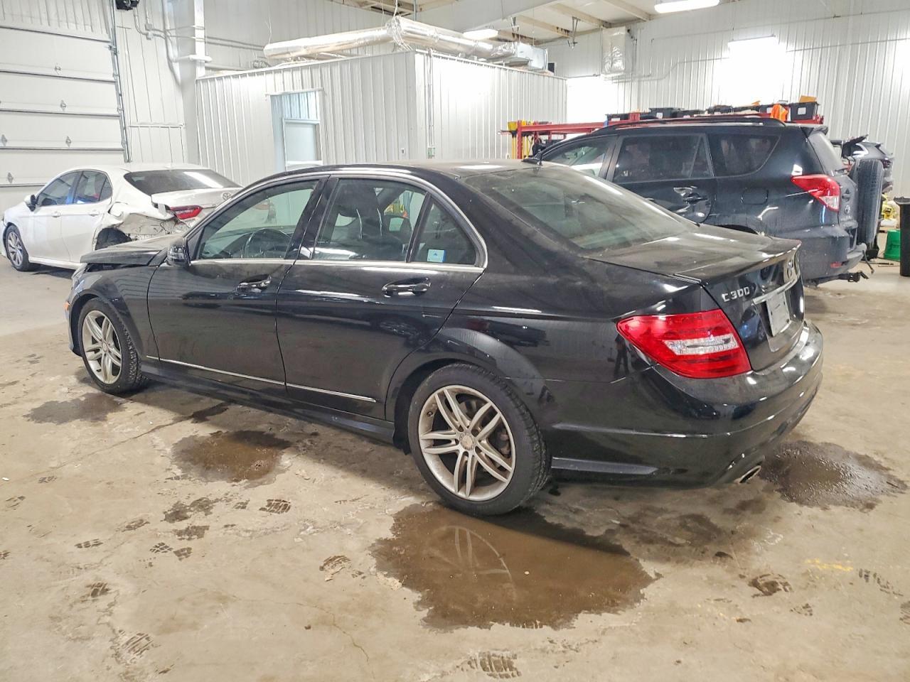 2014 Mercedes-Benz C 300 4Matic - Фото 2