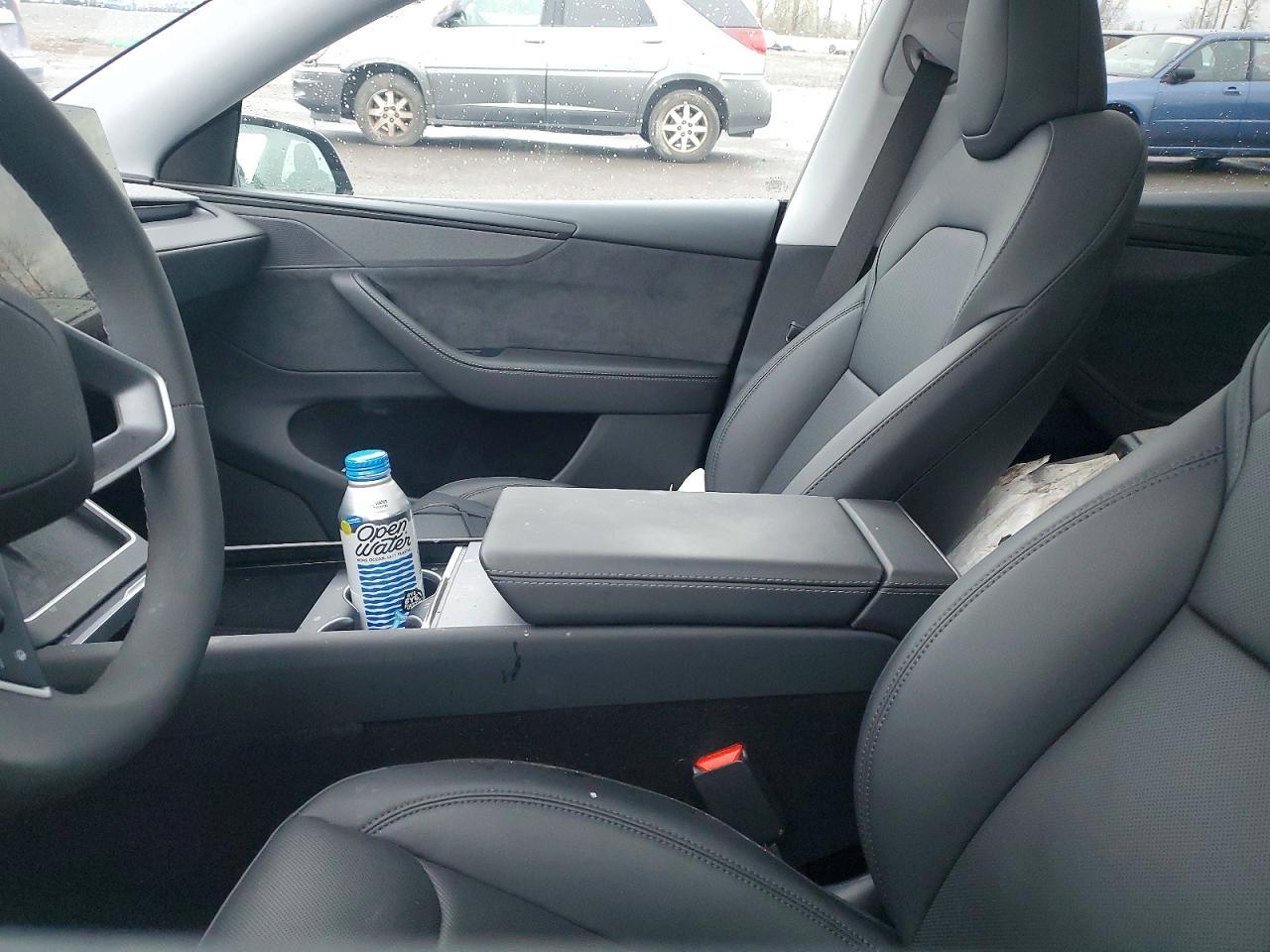 2026 Tesla Model Y - Image 7