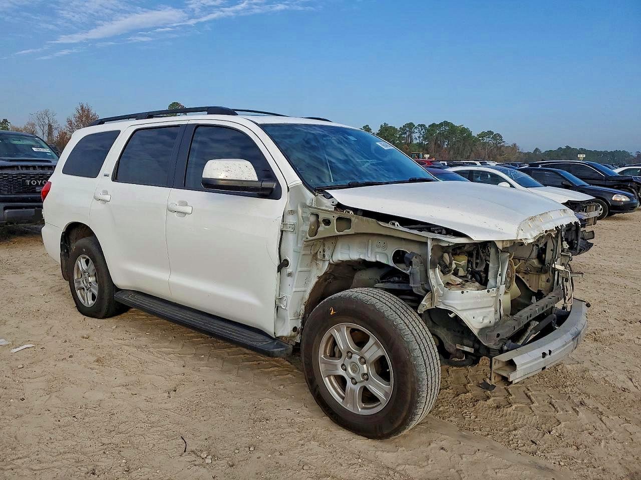 2016 Toyota Sequoia Sr5 - Image 4
