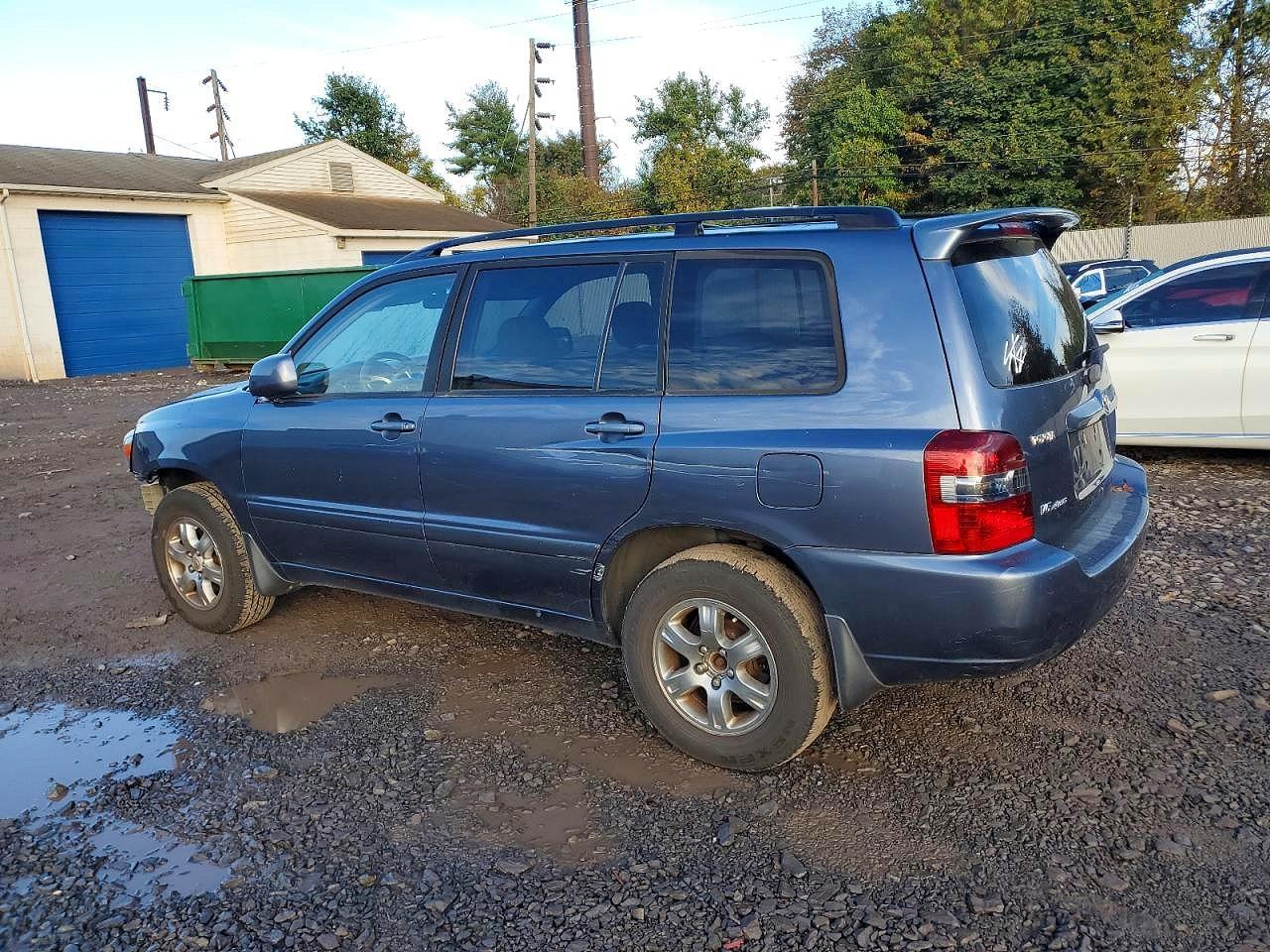 2007 Toyota Highlander Sport - Image 2