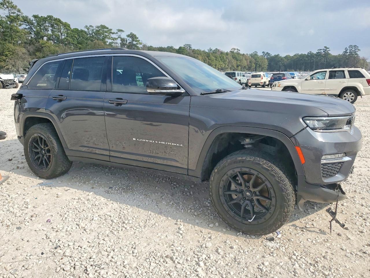 2022 Jeep Grand Cherokee Limited - Image 4