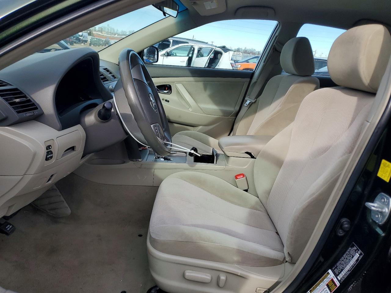 2011 Toyota Camry Le - Фото 7