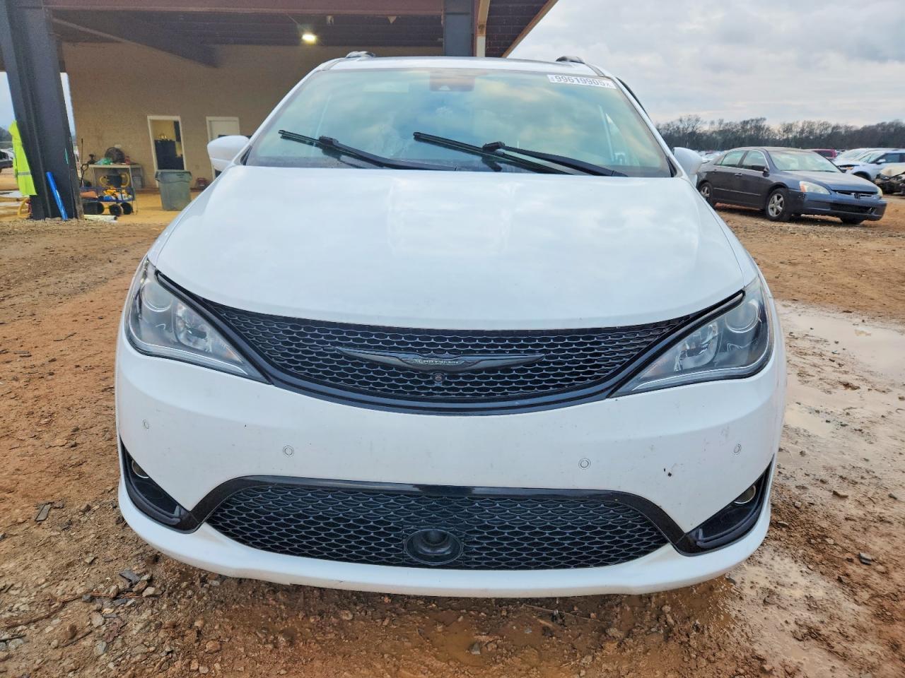 2019 Chrysler Pacifica Touring L - Image 5