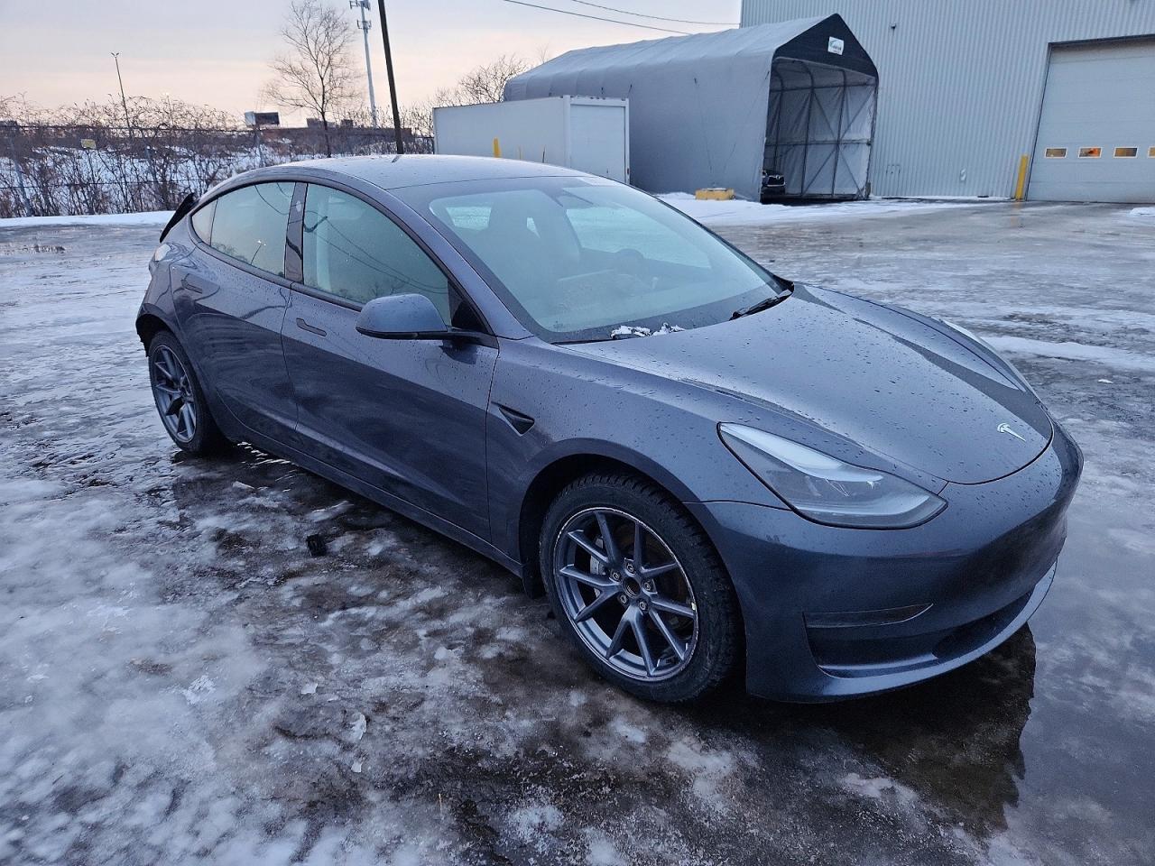 2023 Tesla Model 3 - Фото 4