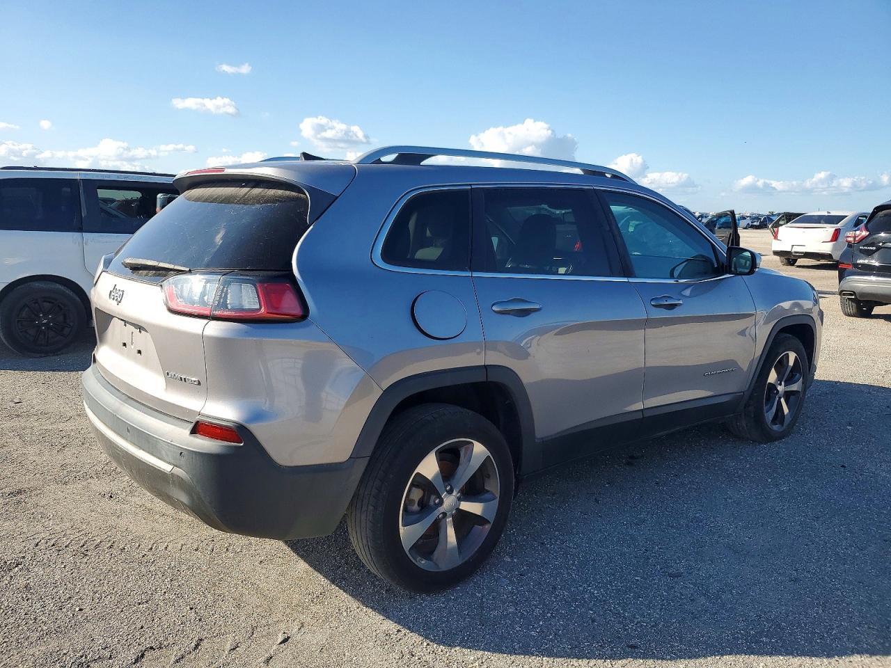 2019 Jeep Cherokee Limited - Image 3