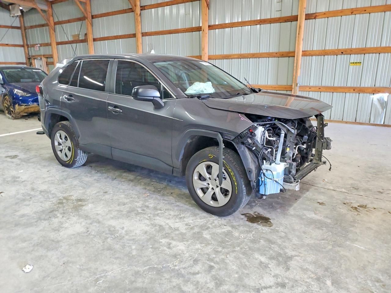 2023 Toyota Rav4 Le - Image 4