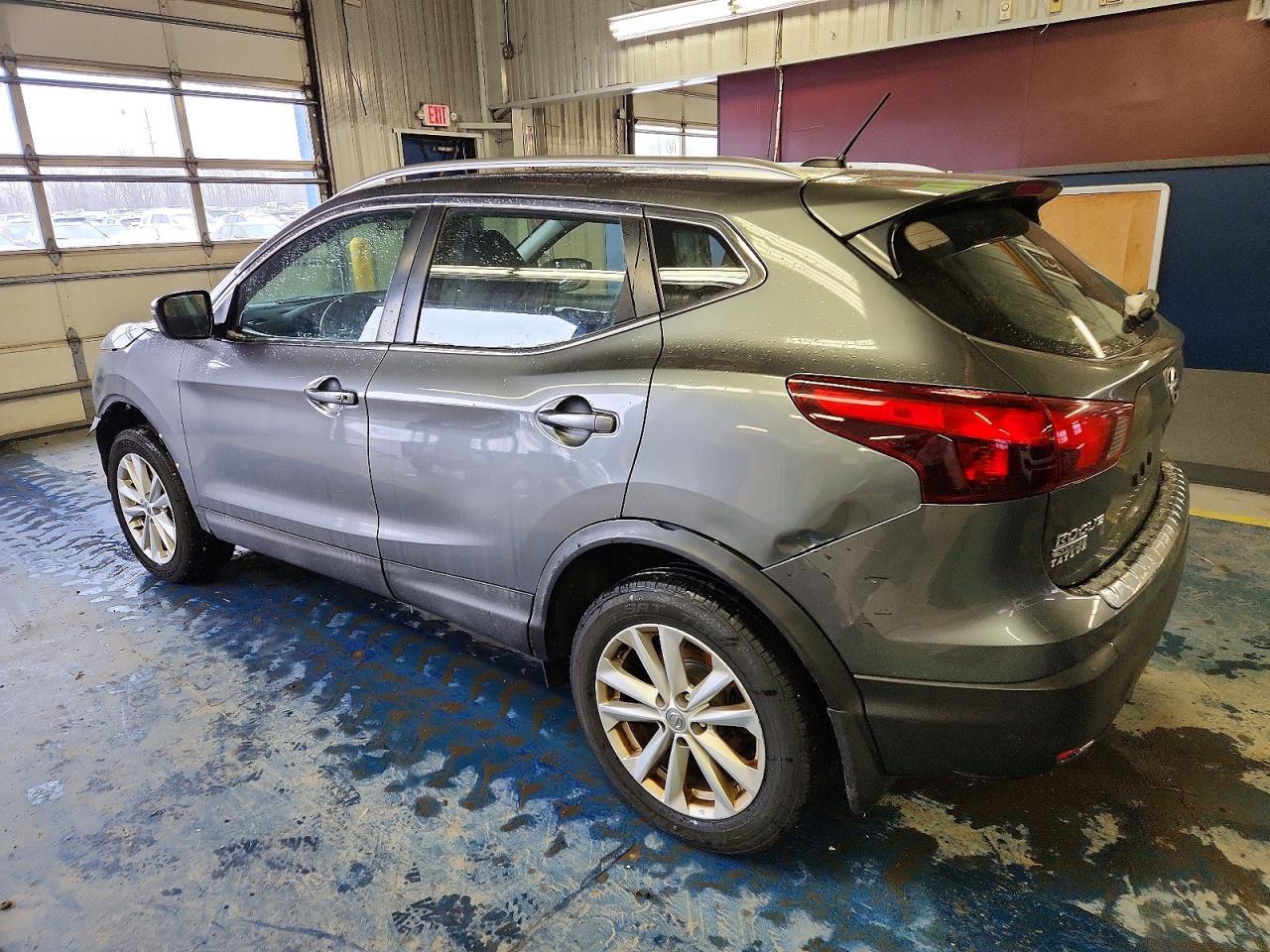 2018 Nissan Rogue Sport Sv - Image 2