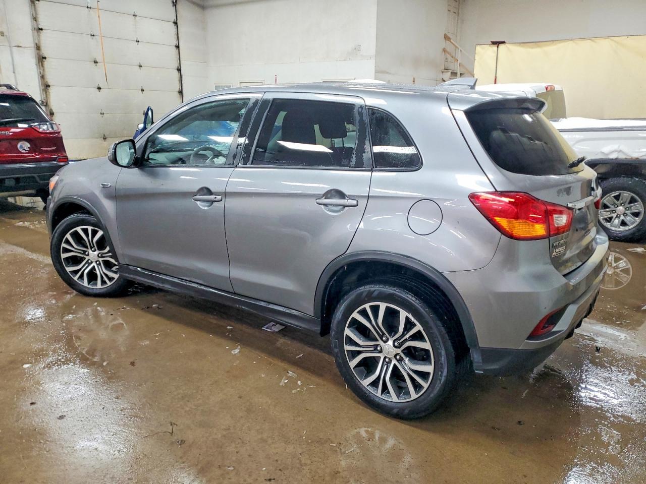 2019 Mitsubishi Outlander Sport Es - Фото 2