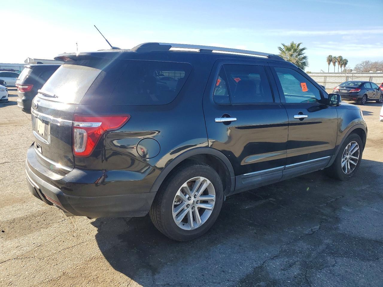 2014 Ford Explorer Xlt - Фото 3