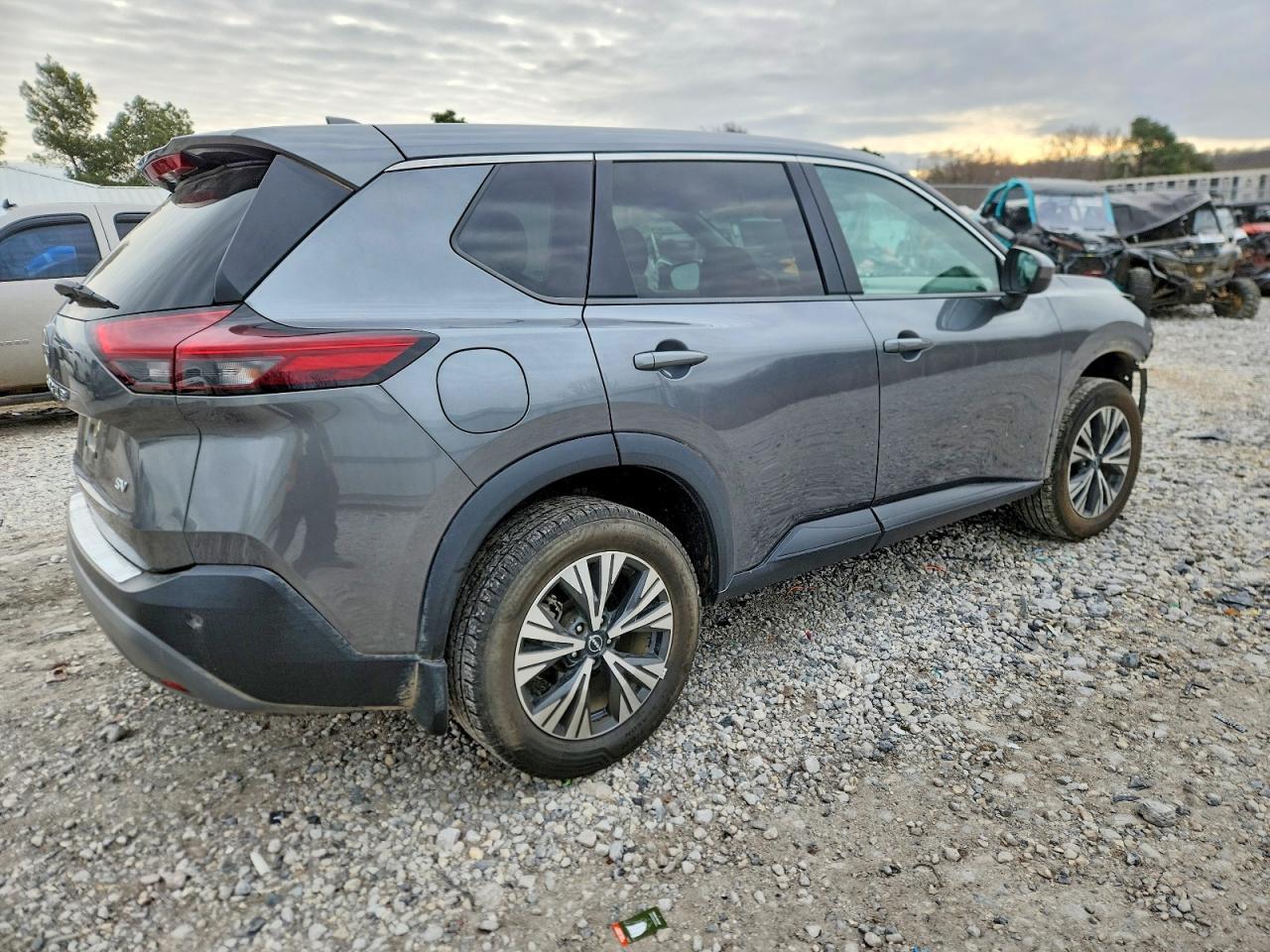 2023 Nissan Rogue Sv - Фото 3