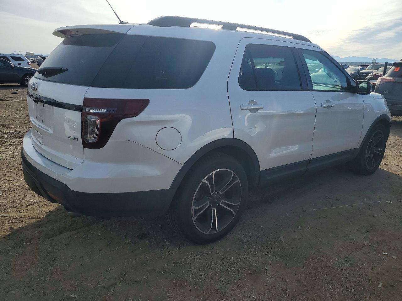 2015 Ford Explorer Sport - Фото 3