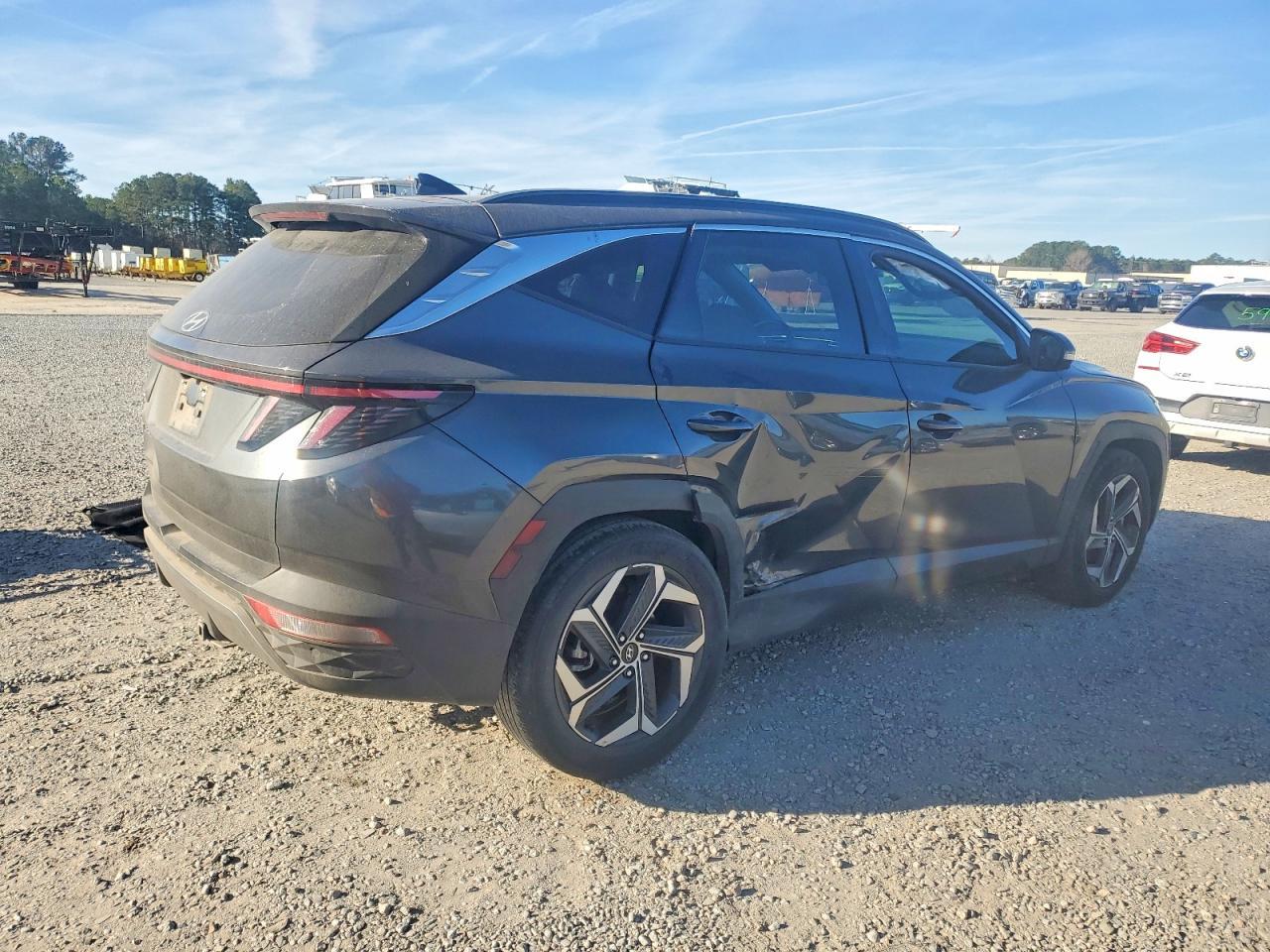 2022 Hyundai Tucson Limited - Image 3