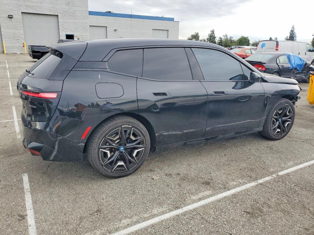 2024 BMW Ix xDrive50 - Фото 3