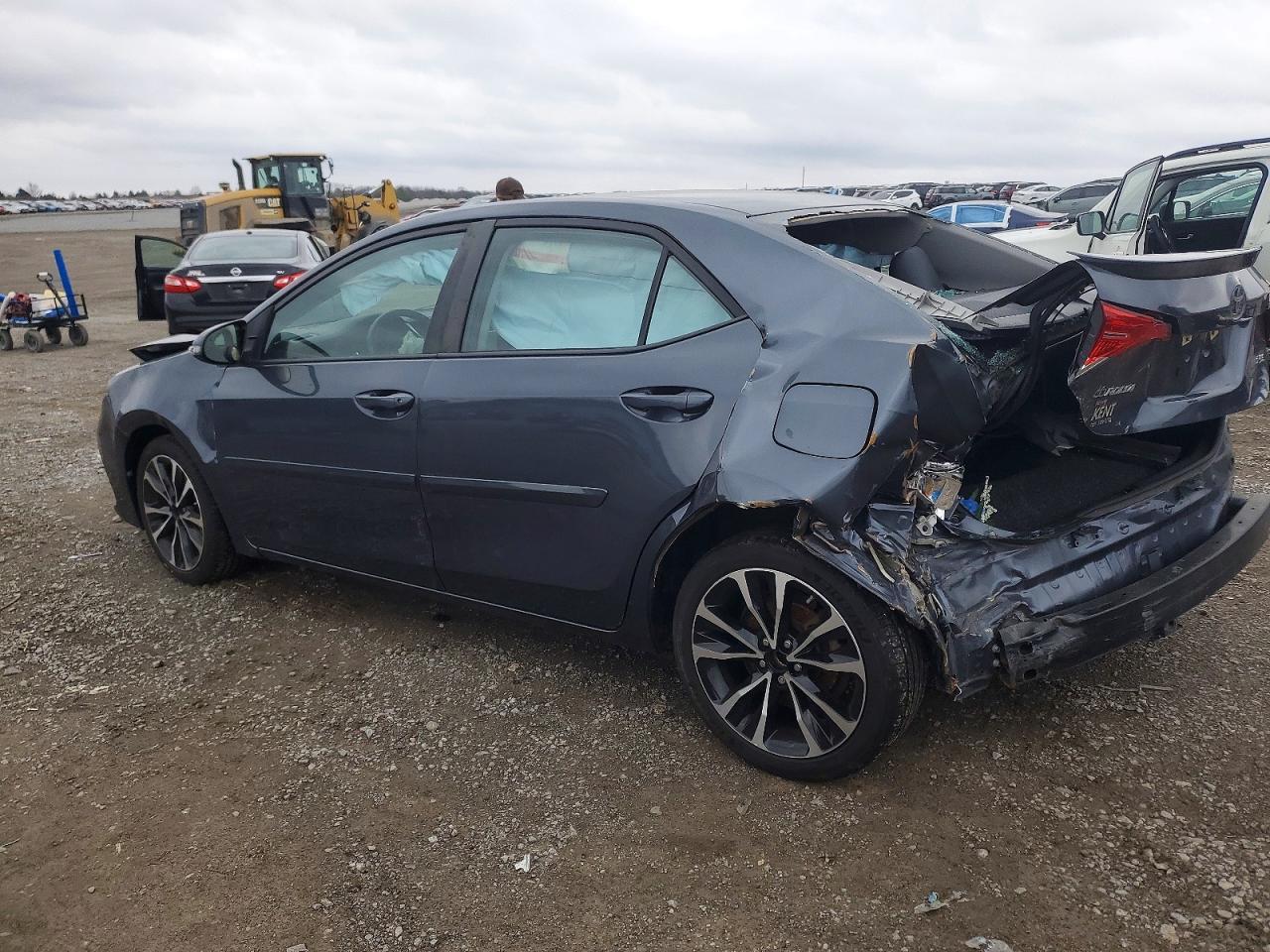 2017 Toyota Corolla L - Фото 2