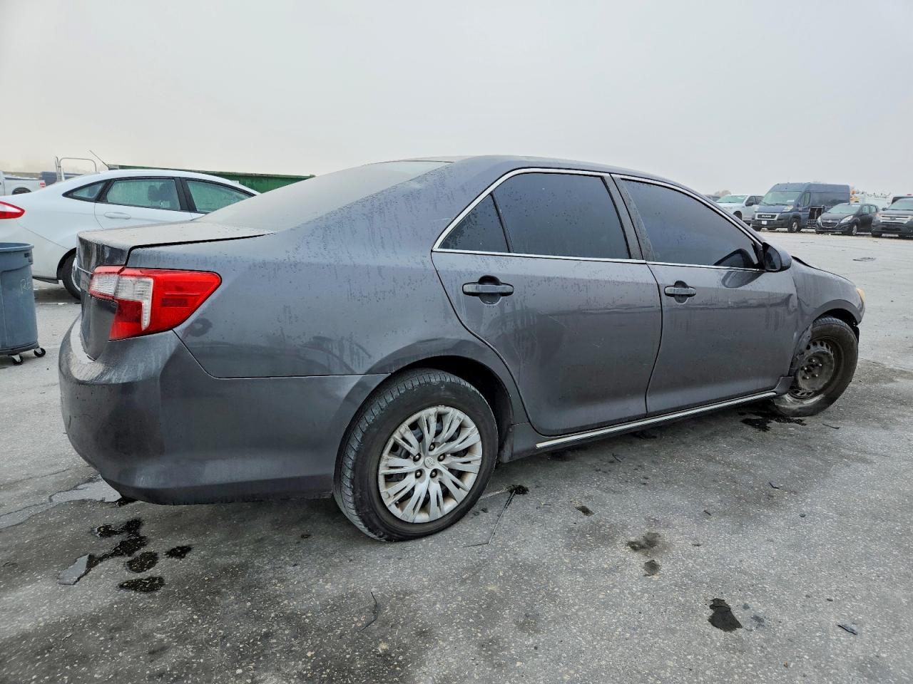 2014 Toyota Camry L - Фото 3