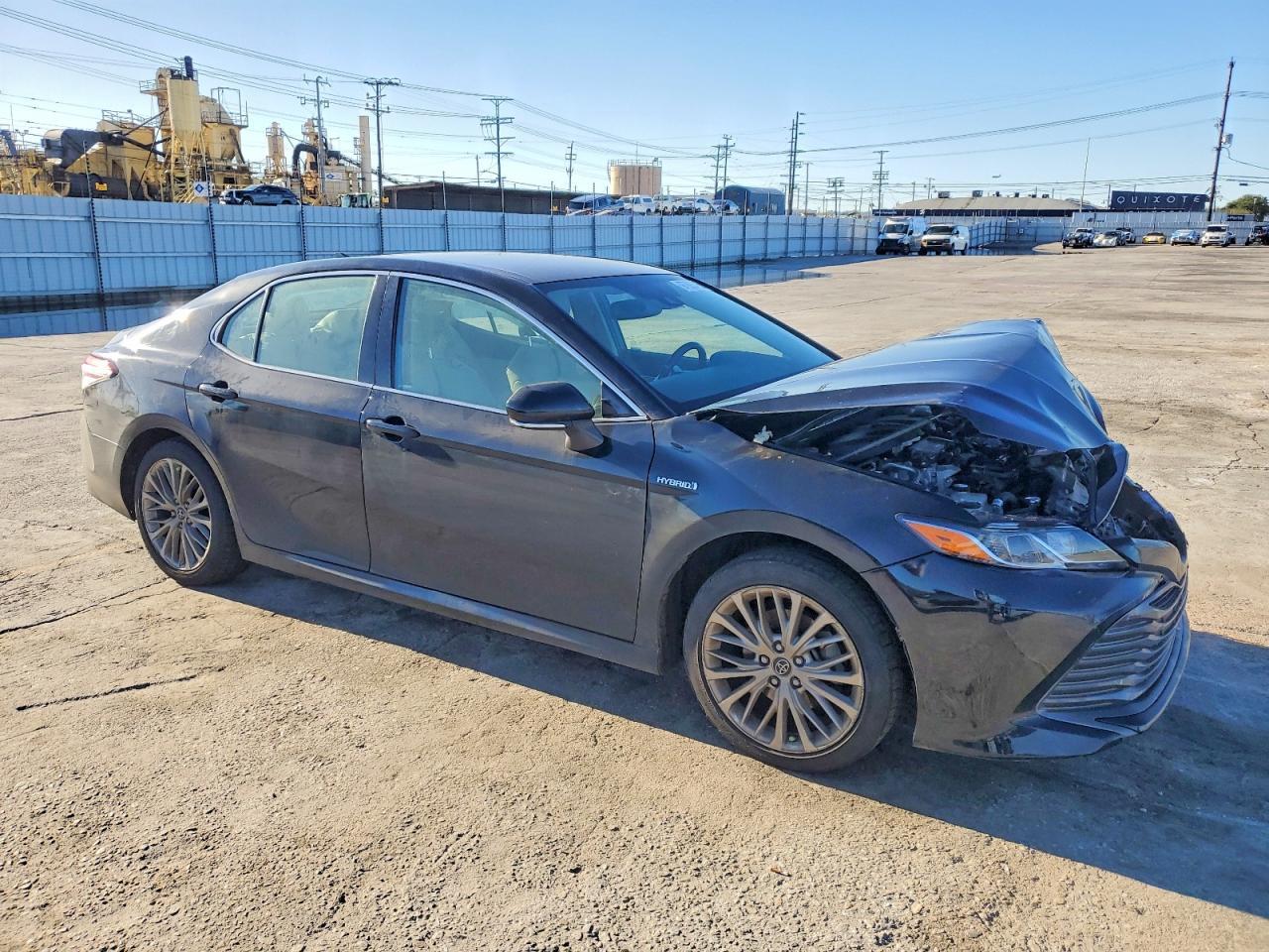 2019 Toyota Camry Hybrid - Image 4
