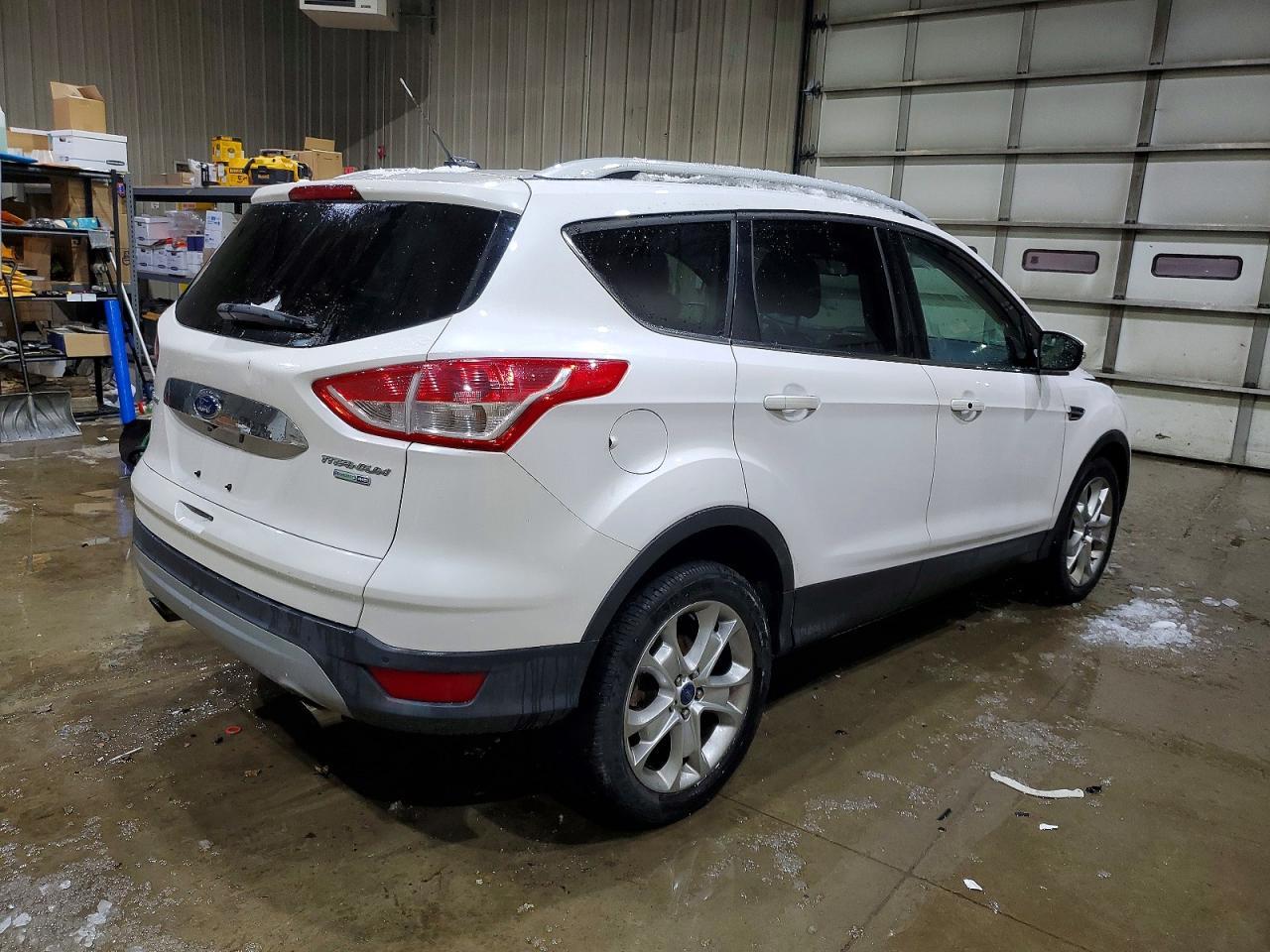 2016 Ford Escape Titanium - Фото 3