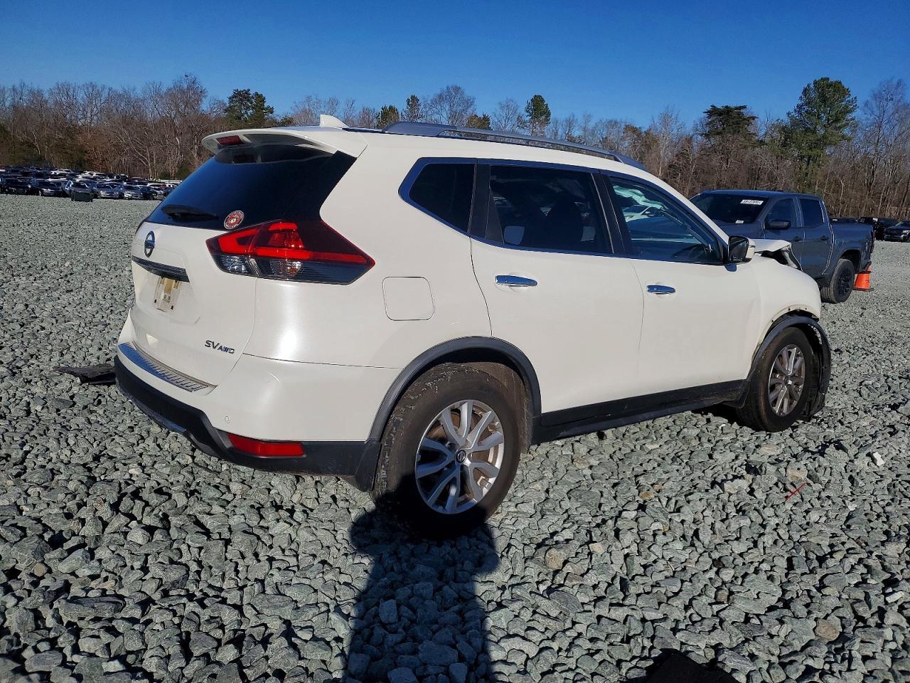 2020 Nissan Rogue Sv - Фото 3