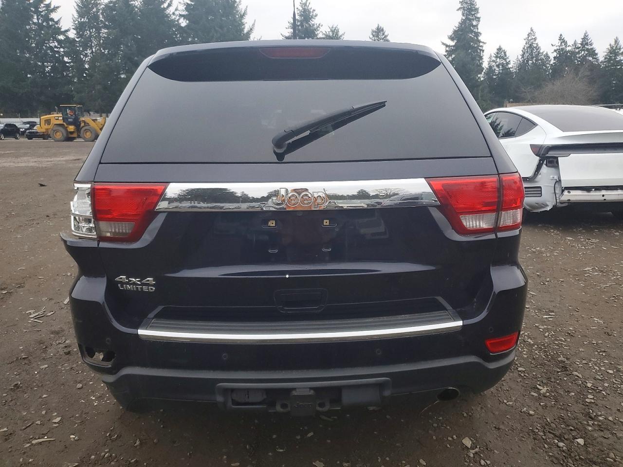 2011 Jeep Grand Cherokee Limited - Image 6