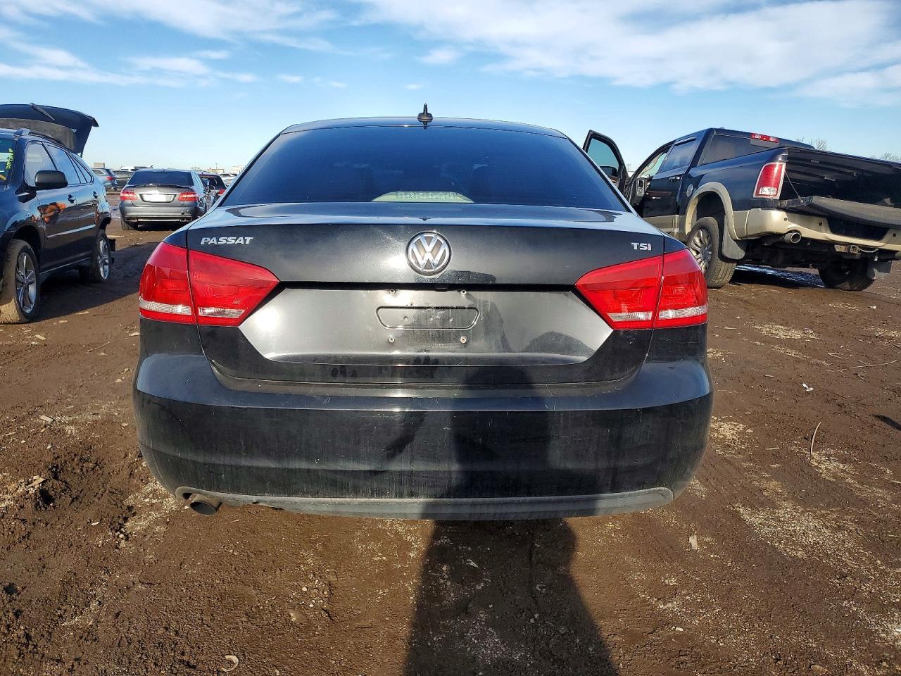 2015 Volkswagen Passat S - Фото 6