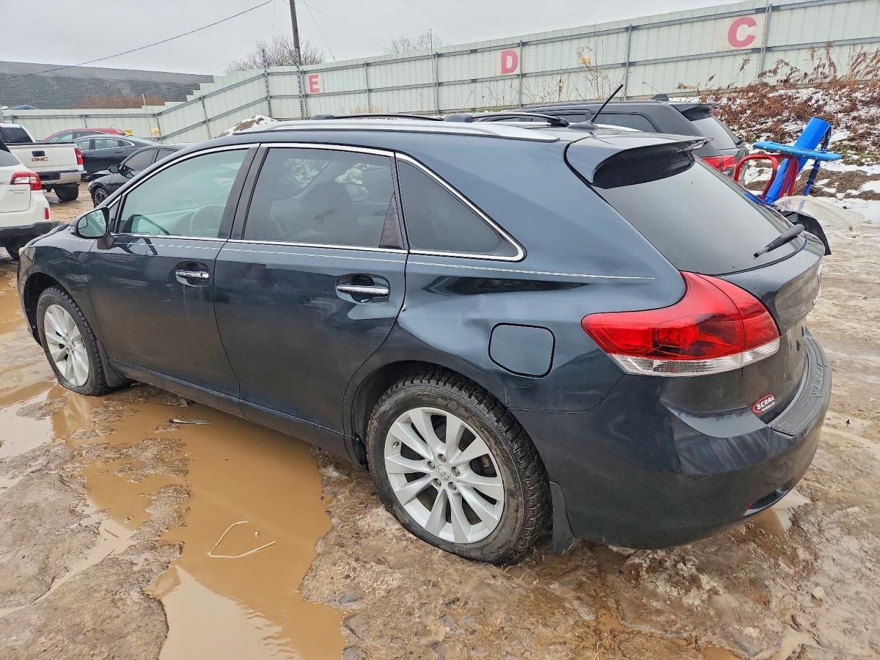2015 Toyota Venza Le - Image 2