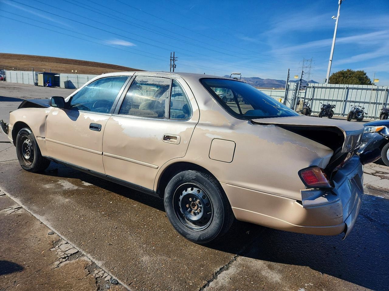 1994 Toyota Camry Le - Фото 2