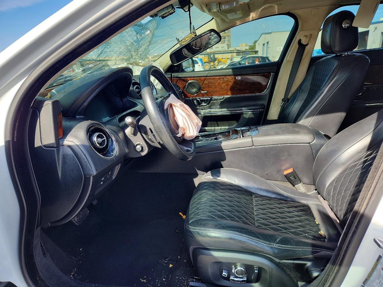 2016 Jaguar Xjl Portfolio - Image 7