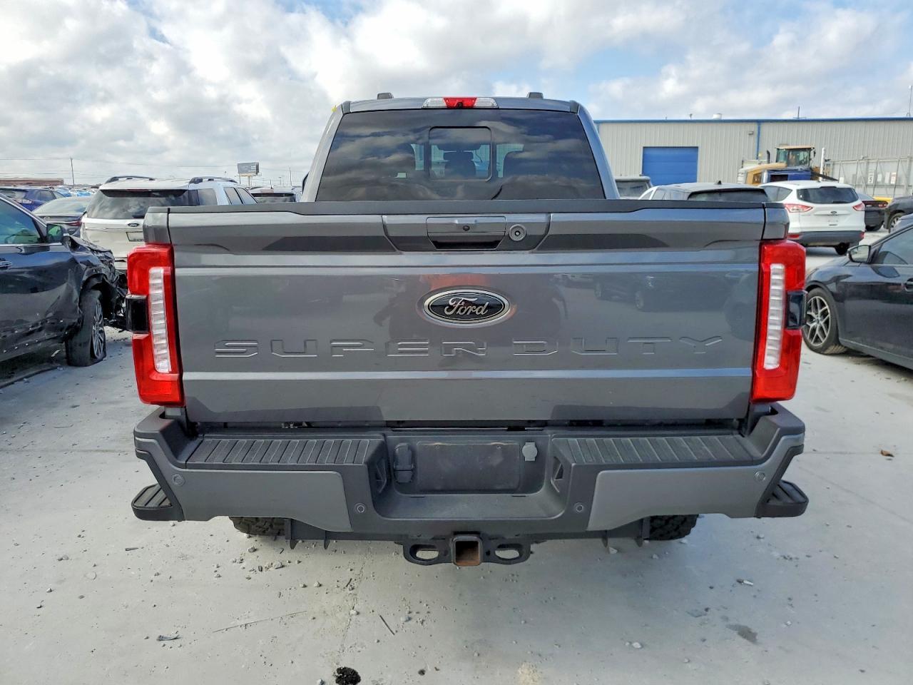 2023 Ford F250 Super Duty - Фото 6