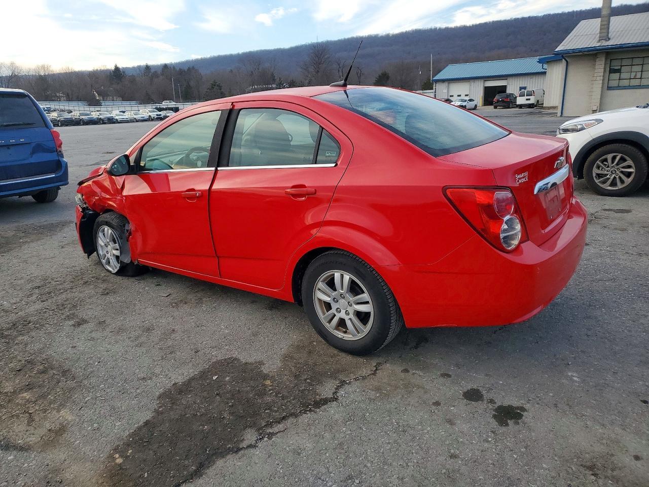 2014 Chevrolet Sonic Lt - Фото 2