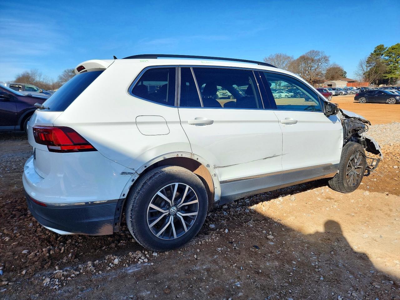 2020 Volkswagen Tiguan Se - Фото 3