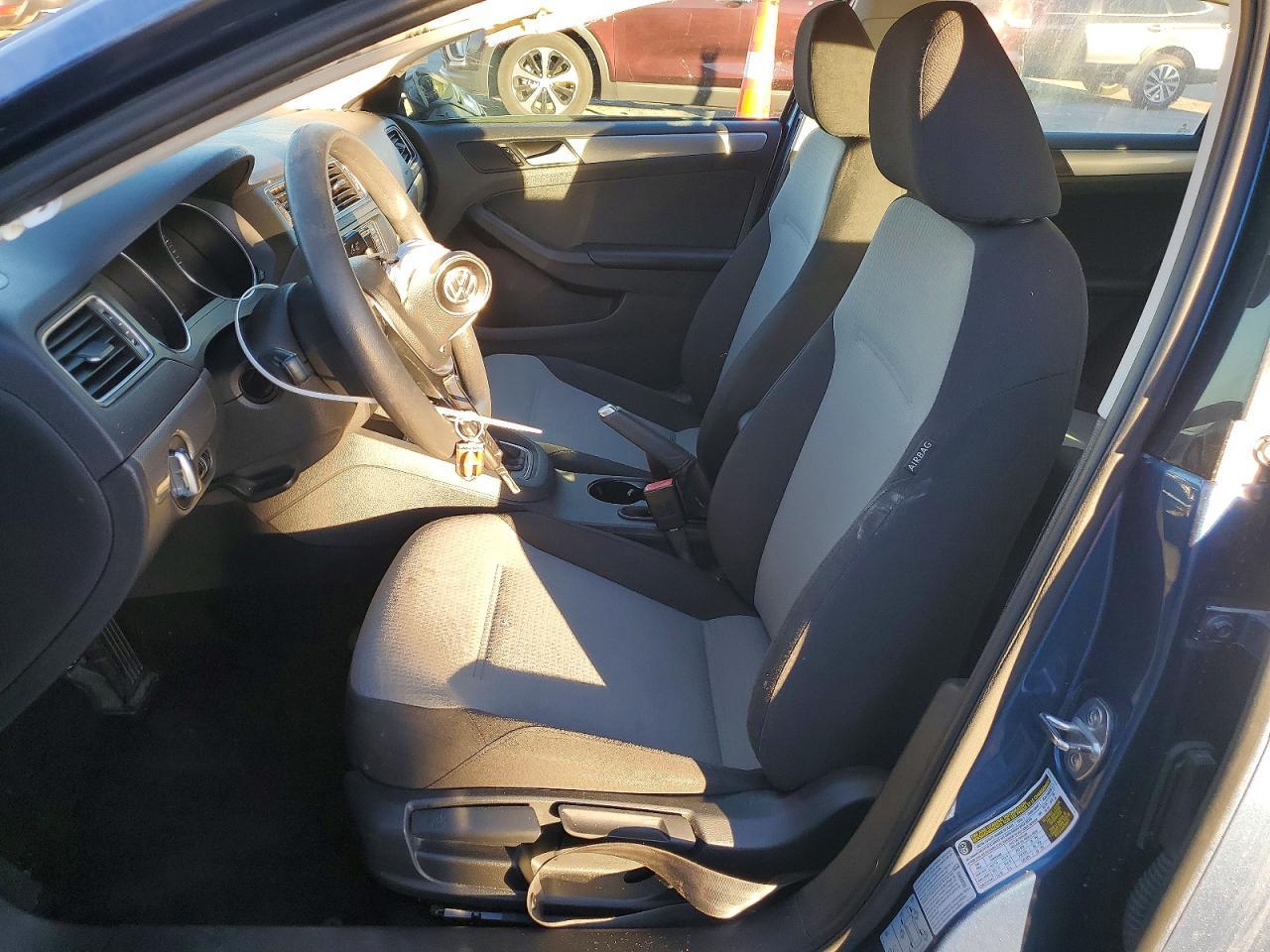 2017 Volkswagen Jetta S - Фото 7