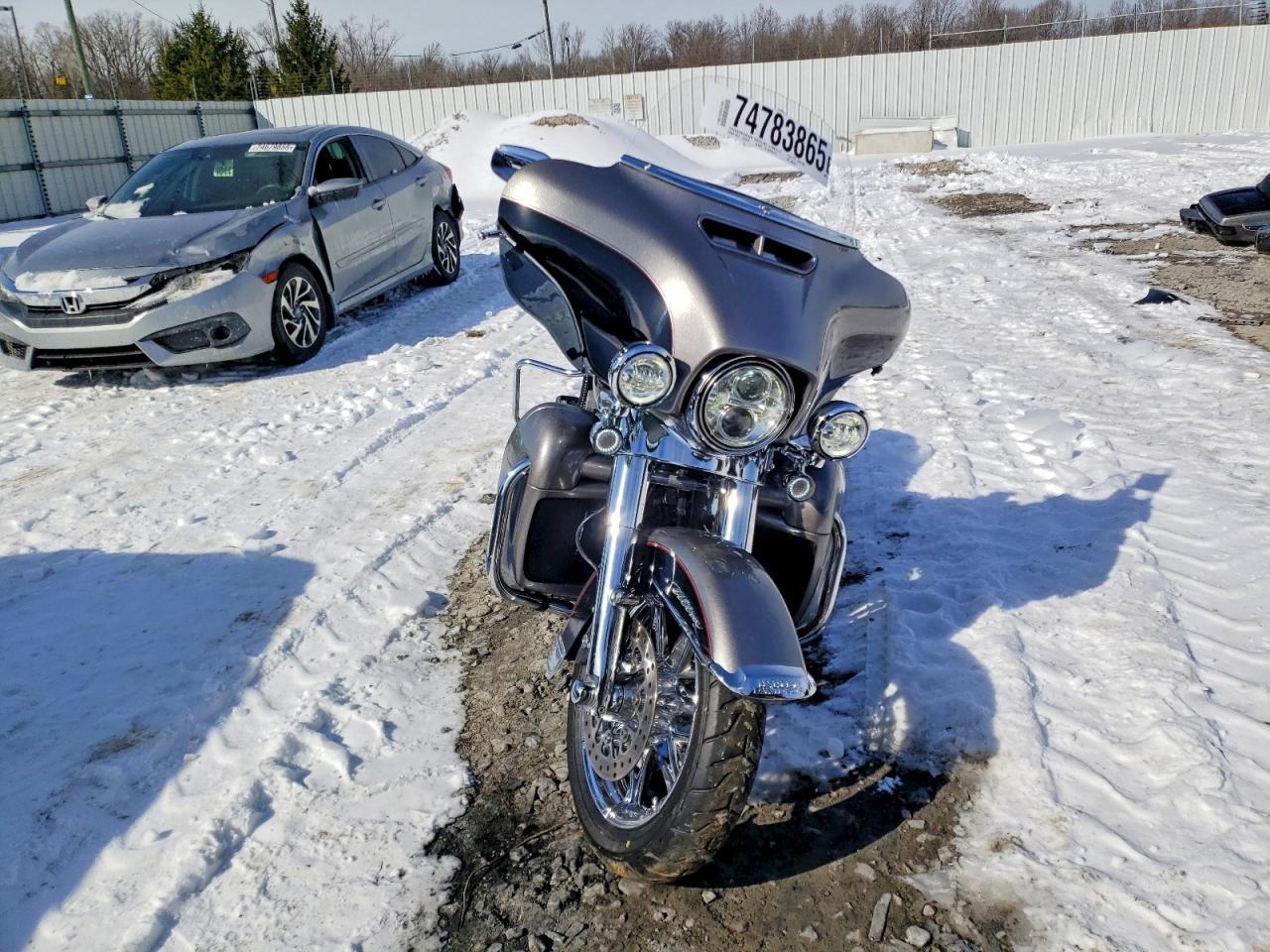 2017 Harley-Davidson Flhtcu Ultra Classic Electra Glide - Фото 2