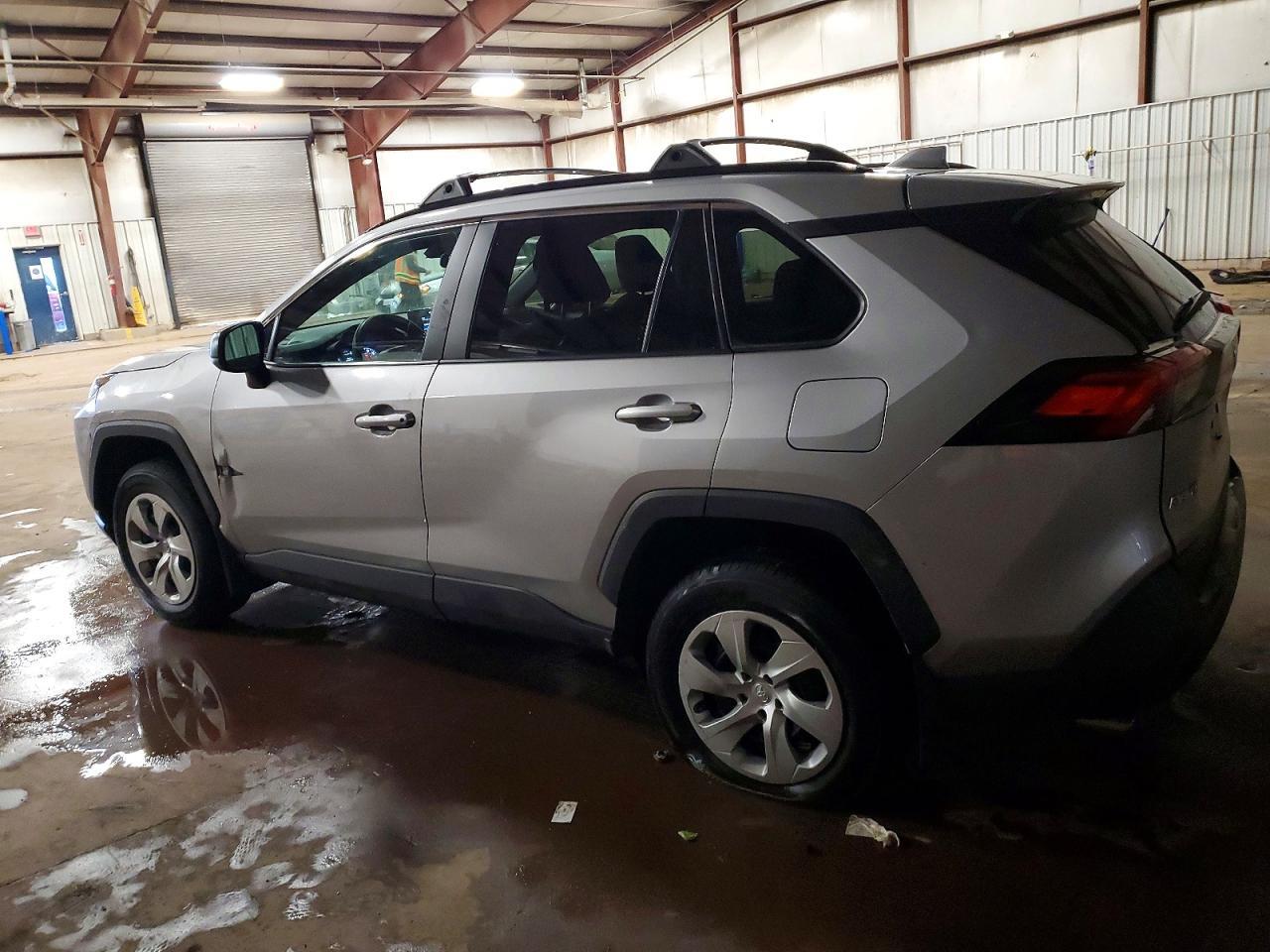 2021 Toyota Rav4 Le - Фото 2