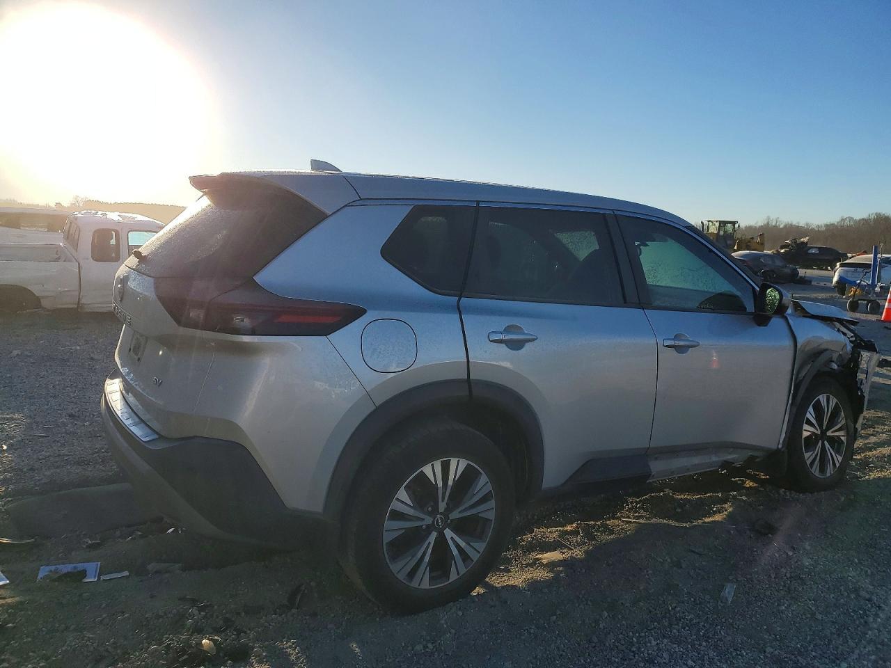 2022 Nissan Rogue Sv - Фото 3